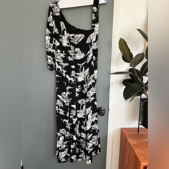 Reformation Freeport one shoulder dress in Safari print - Picture 8 of 10